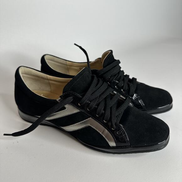 Amalfi By Rangoni Womens 6.5 Black Suede Leather Lace Up Sneakers Silver Trim - Picture 1 of 11